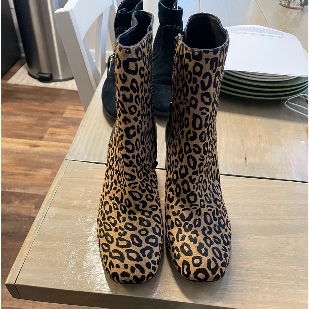 NWOT Donald J Pliner cindee boots size 9.5 black and leopard calf hair